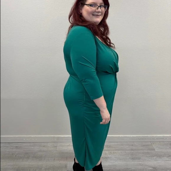 Eloquii Green Twist Front Midi Dress - Size 18 - Picture 4 of 5